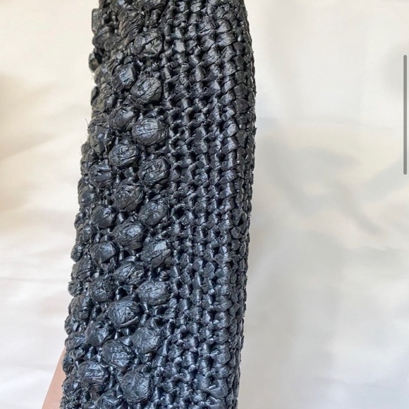 [SOLD] Woven Rattan Snap Closure Clutch Bag - Gorgeous! - Picture 2 of 5